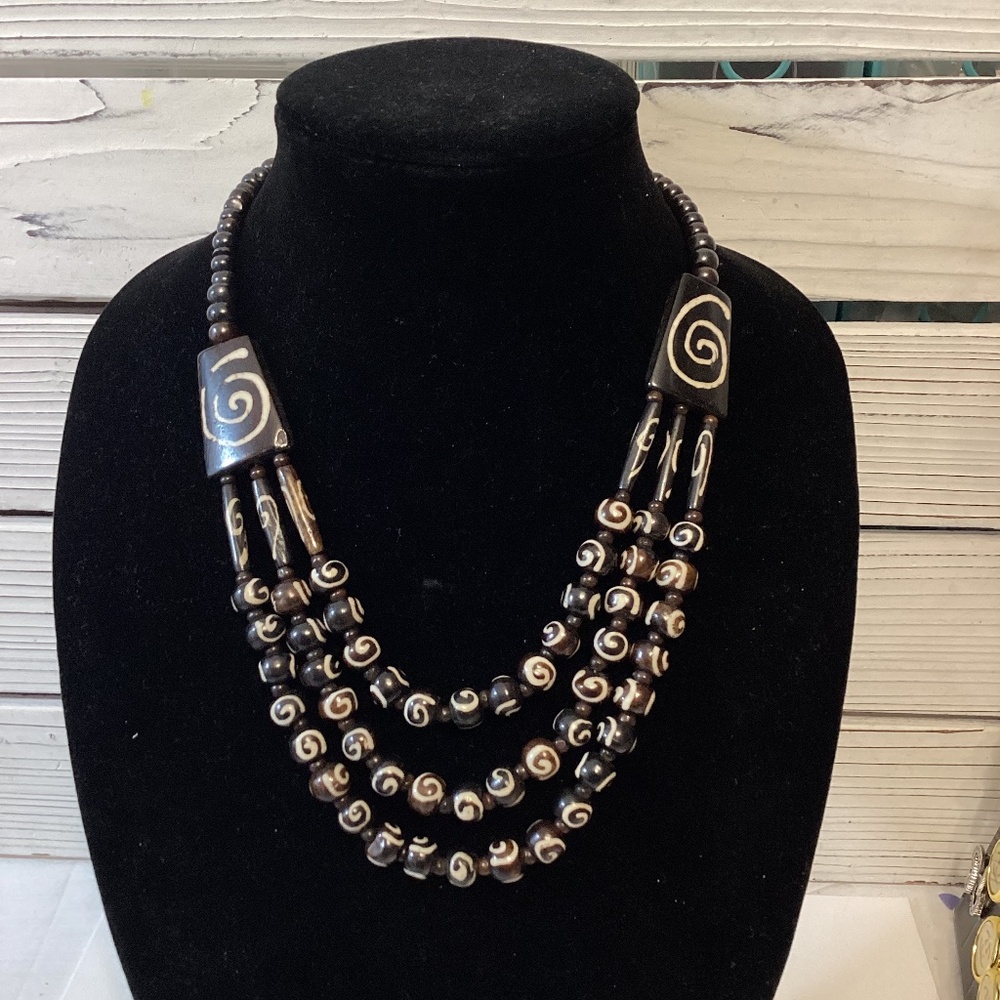 CRYSTAL ROCK HANDMADE NECKLACE - Picture 3 of 5